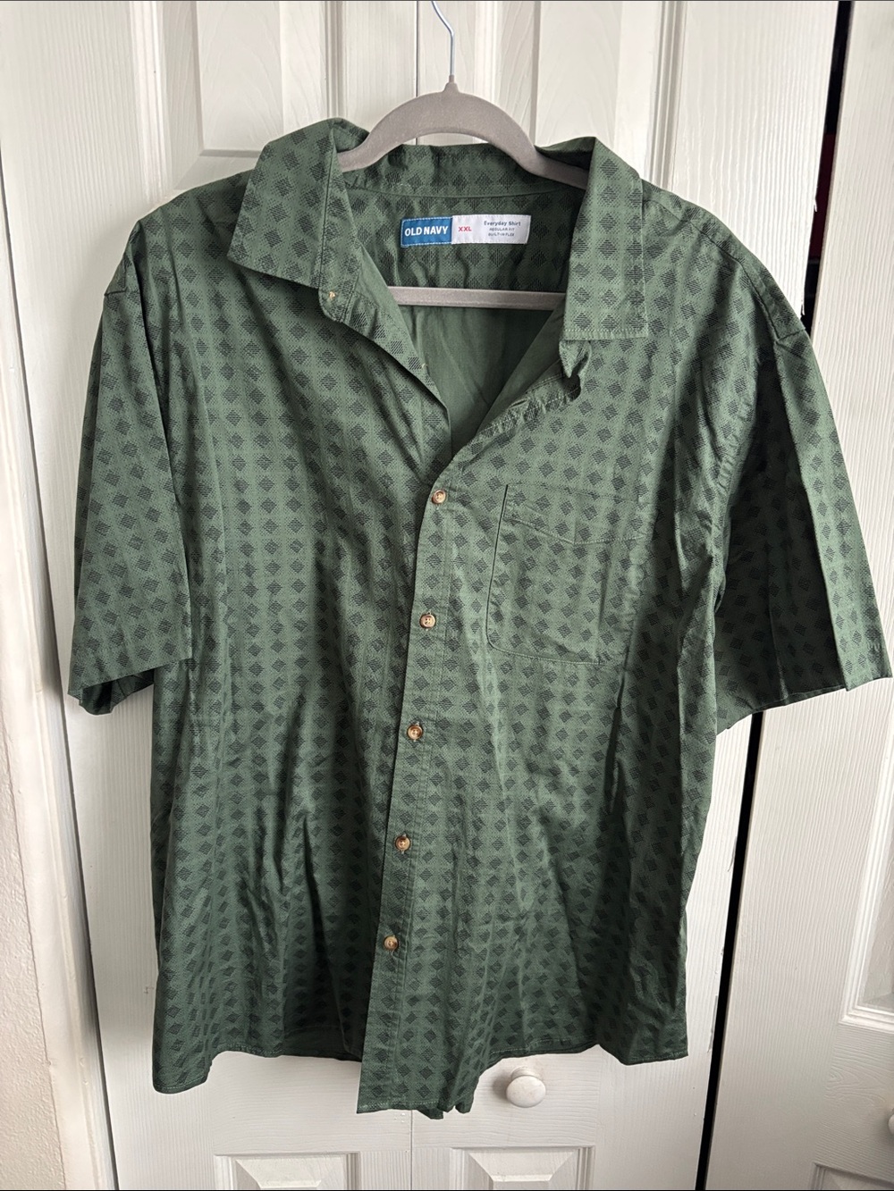 Old Navy Men's Olive Green Short-Sleeve Button-Down Camp Shirt